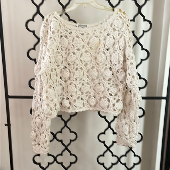 VTG Cream Floral Crochet Long Sleeve Cropped Sweater - Picture 4 of 6